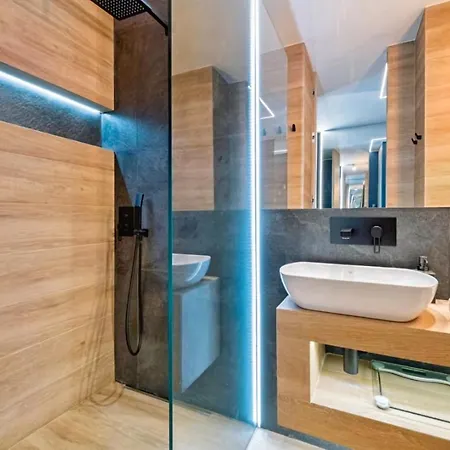 Riverview Waterline & Pool